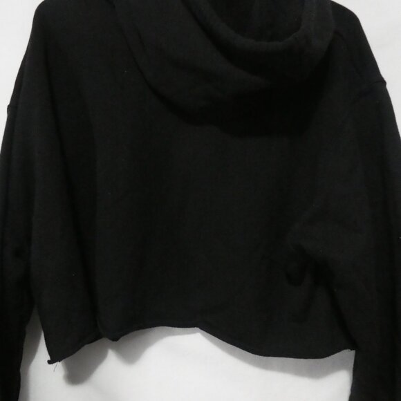 FASHION NOVA | 1X | Black Cropped Hoodie with Butterfly Graphic - Picture 14 of 15